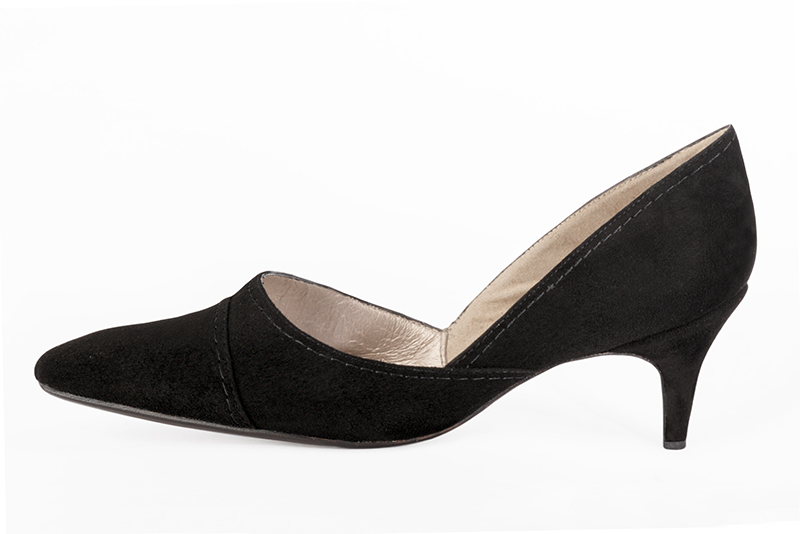 Matt black women's open arch dress pumps. Tapered toe. Medium slim heel. Profile view - Florence KOOIJMAN